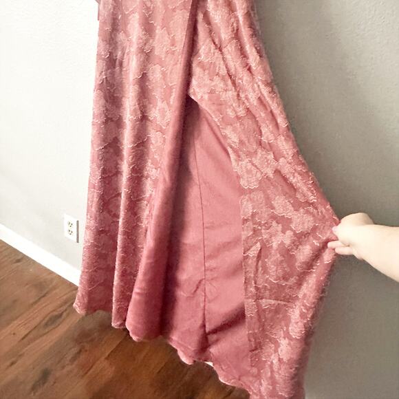 Elegant Mauve Floral Evening Gown - Picture 4 of 13